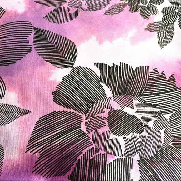 New Balance Womens Athletic Purple Floral Tank Top  Built In Bra Sz Medium - Picture 5 of 9